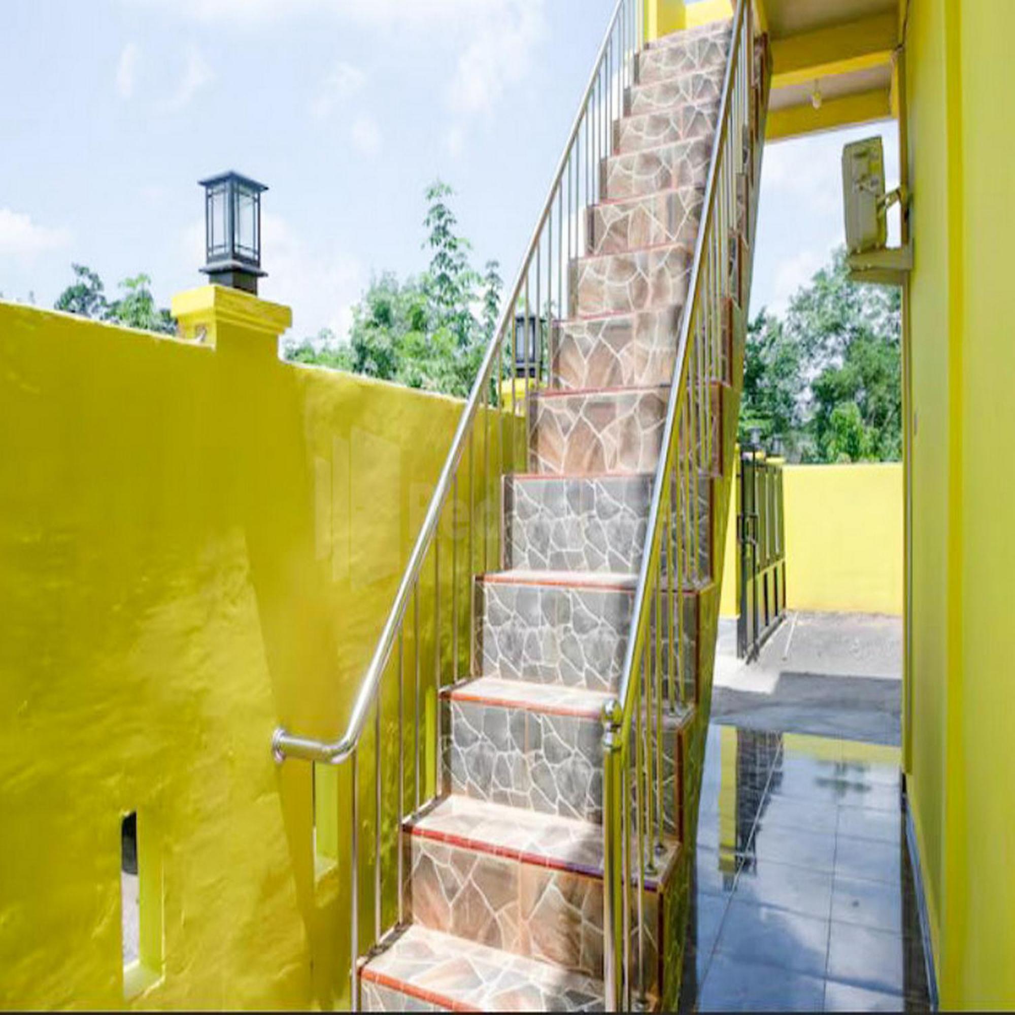 Wisma Pinggir Mitra Reddoorz Tanjung Pinang Extérieur photo